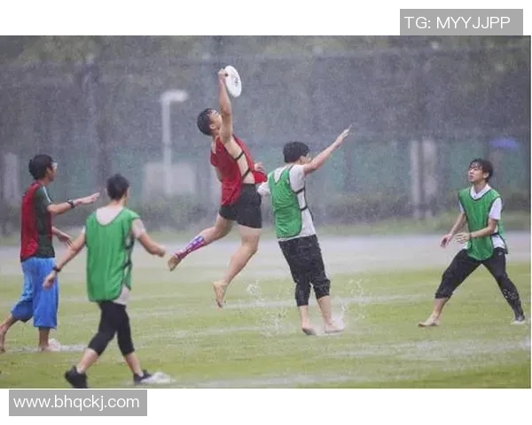 飞盘焦点解析:深入剖析上海飞盘队的默契配合与战术运用 飞盘焦点解析:深入剖析上海飞盘队的默契配合与战术运用