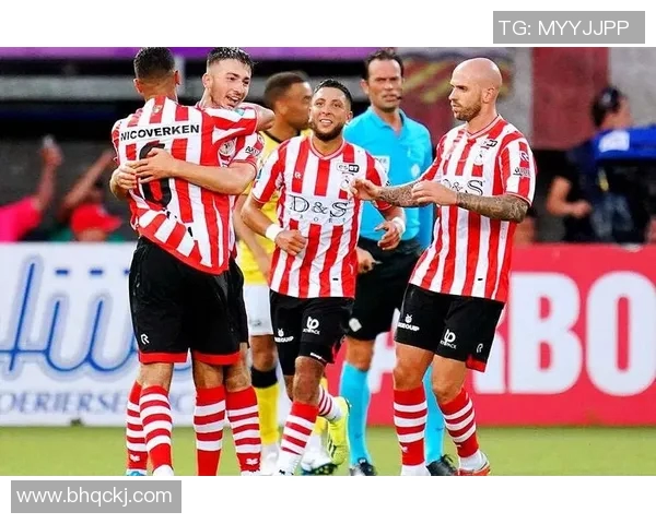 前进之鹰与埃因霍温青的激烈对决展现足球魅力与团队精神