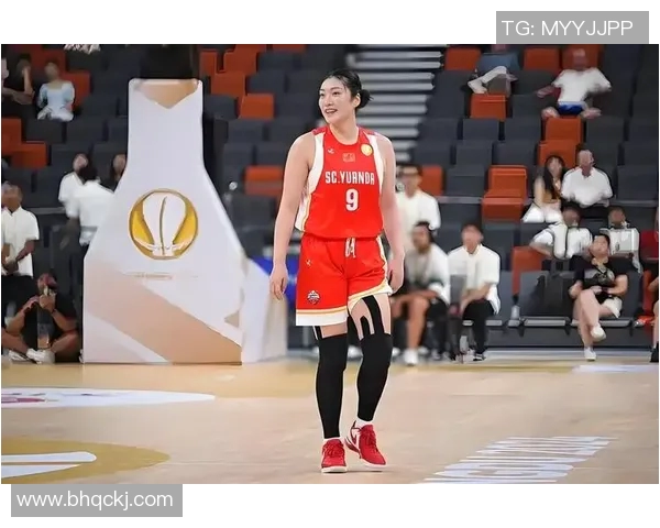 四川女篮迎战新疆队全力争胜展现女篮风采与实力对决