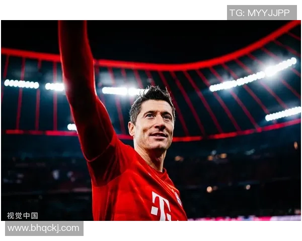 莱万欧冠表现惊艳10场12球领跑射手榜金靴呼之欲出