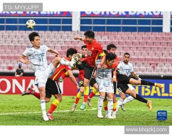 韩国蔚山队迎战澳大利亚球队展开激烈对决争夺亚洲足球荣耀